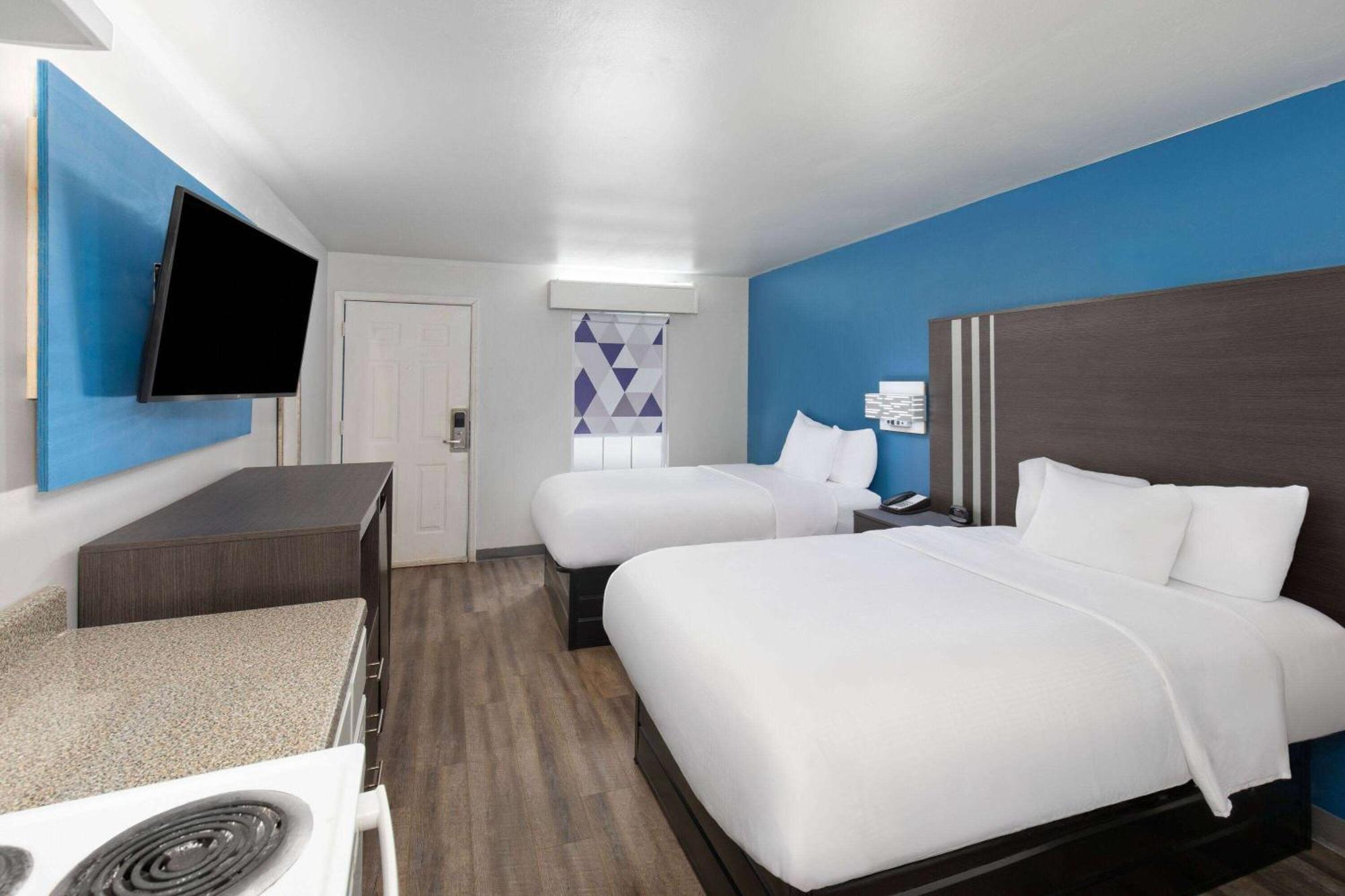 Hotel Baymont By Wyndham Selma Exteriér fotografie