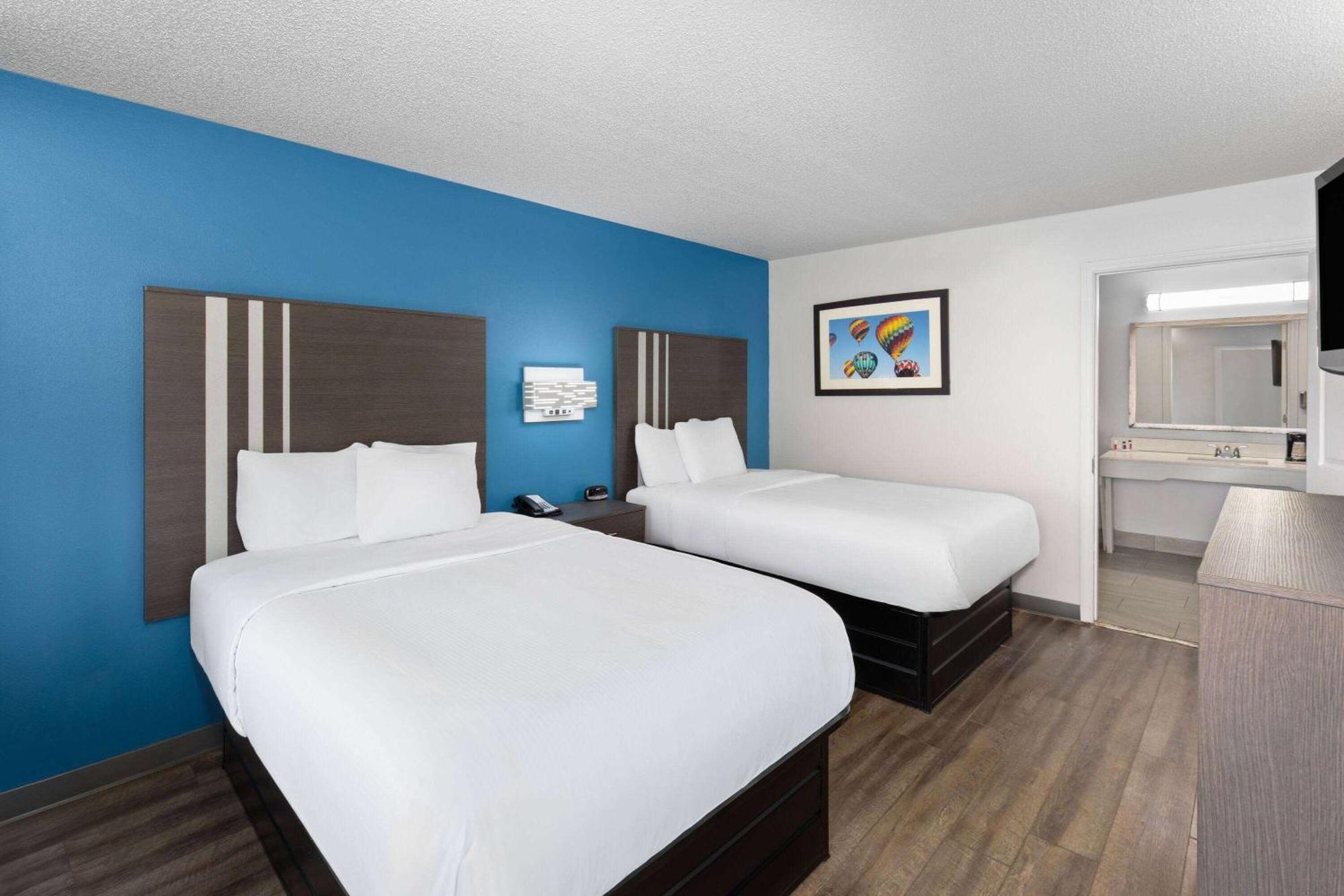 Hotel Baymont By Wyndham Selma Exteriér fotografie